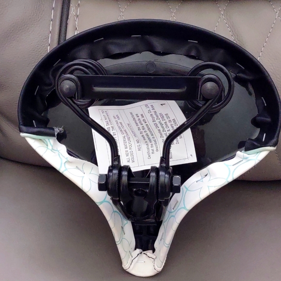 Huffy Wide Saddle Bike Seat - Picture 4 of 6